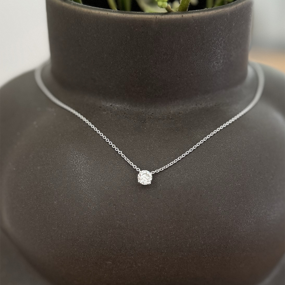 14 Karat Hvidguld Vedhæng Fra Henrik ørsnes Design Med Brillant 100 Carat Wsi2